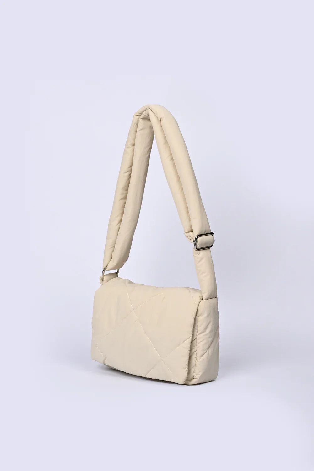 PUFFER BAG WITH ADJUSTABLE STRAPS